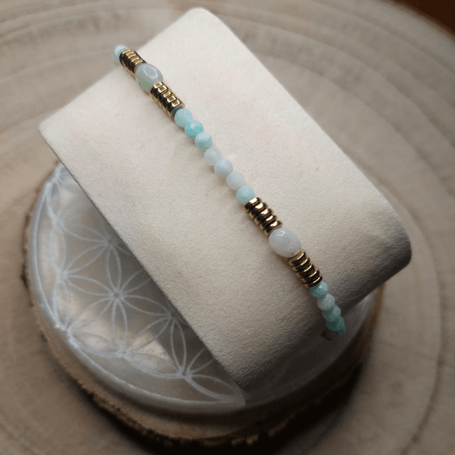 Bracelet Amazonite et Hématite Dorée pour Femme – Bijou Artisanal Équilibrant et Élégant