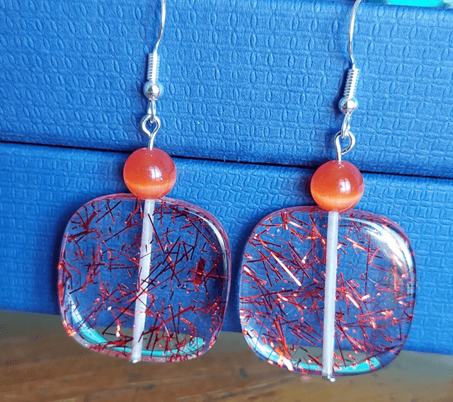 Boucles d'oreilles en résine transparente 