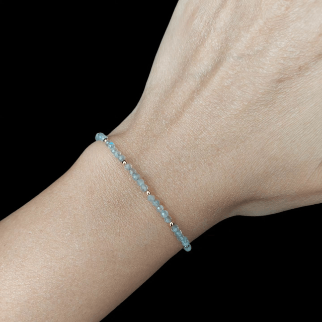 Bracelet femme “Mystique Labradorite” – Labradorite & acier inoxydable – Ajustable et élégant