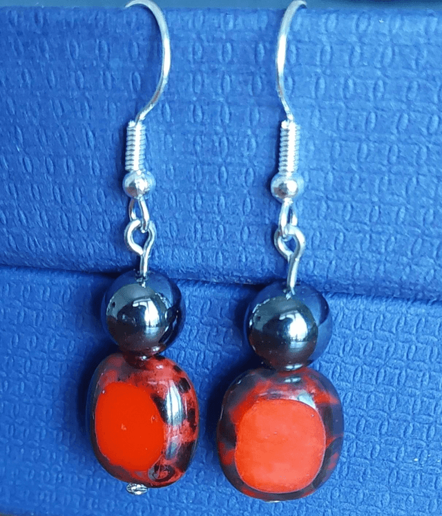 Boucles d&#039;oreilles forme rectangle rouge